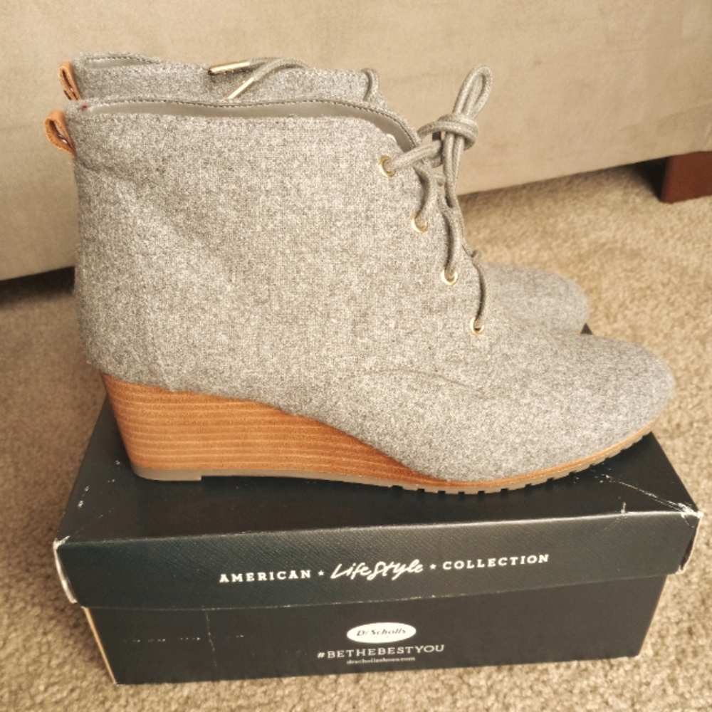Size 11 women Dr. Scholl's Booties